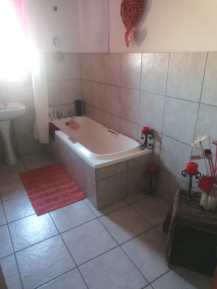 2 Bedroom Property for Sale in Beacon Bay Eastern Cape